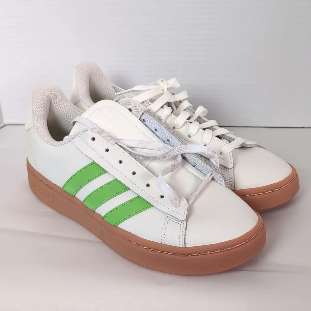 Adidas Original Grand Court. Off White And Semi Lucid Lime. Men's 9.5.